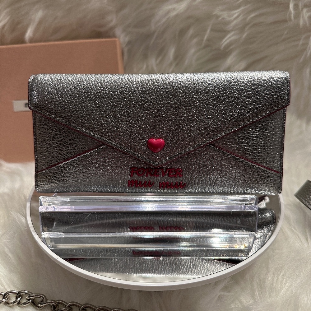 VALENTINES PERFECT 🤍💕NIB Metallic Silver MIU MIU Wallet💕🤍